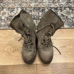 Sorel Joan of Arctic Mid Lace Up Wedge Dark Fog Kettle Grey Tan 6 - Gently worn